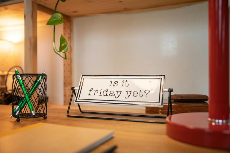Simple Ways to Personalize Your Workspace for Greater Comfort